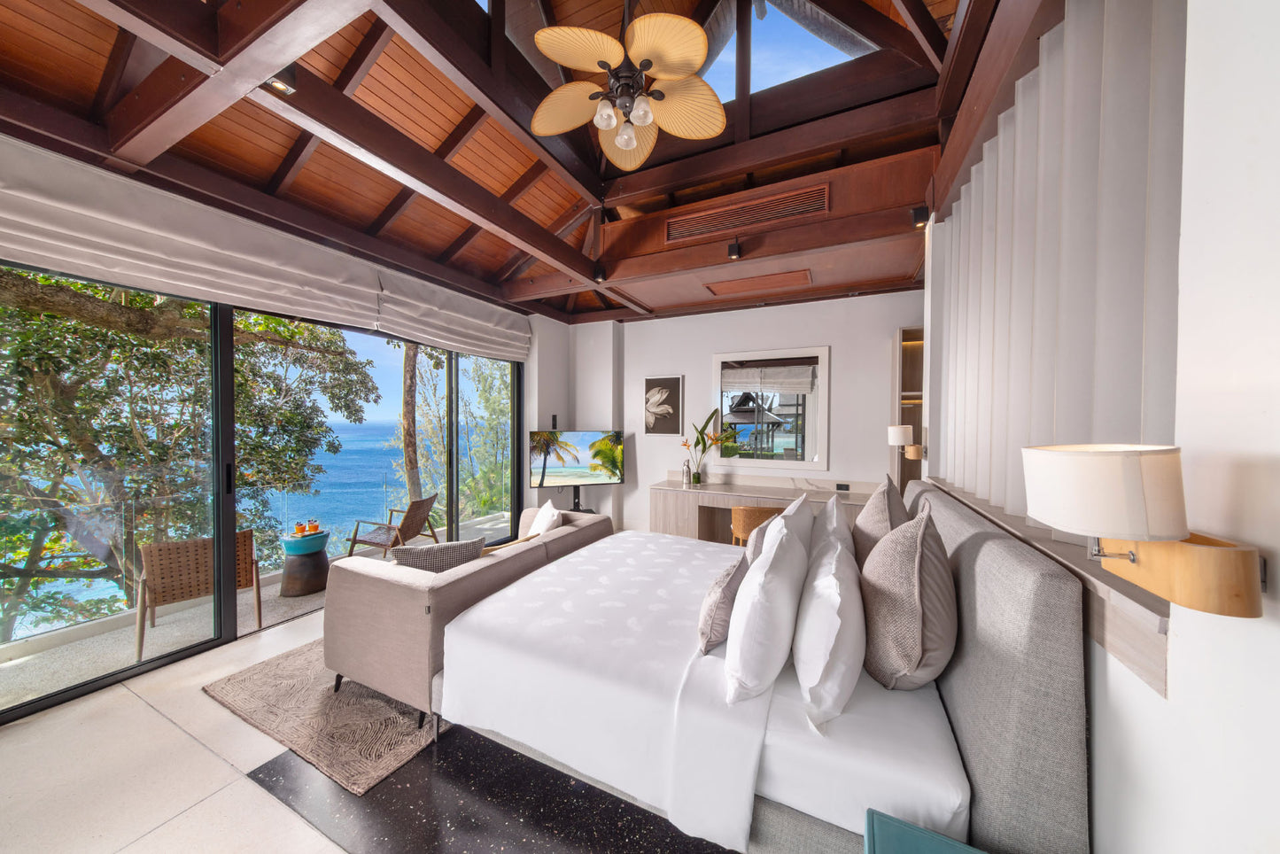 Seaview 7-bedrooms clifftop villa in Millionaire’s Mile Kamala beach (2 infinity pools, cinema, spa, gym, private chef)