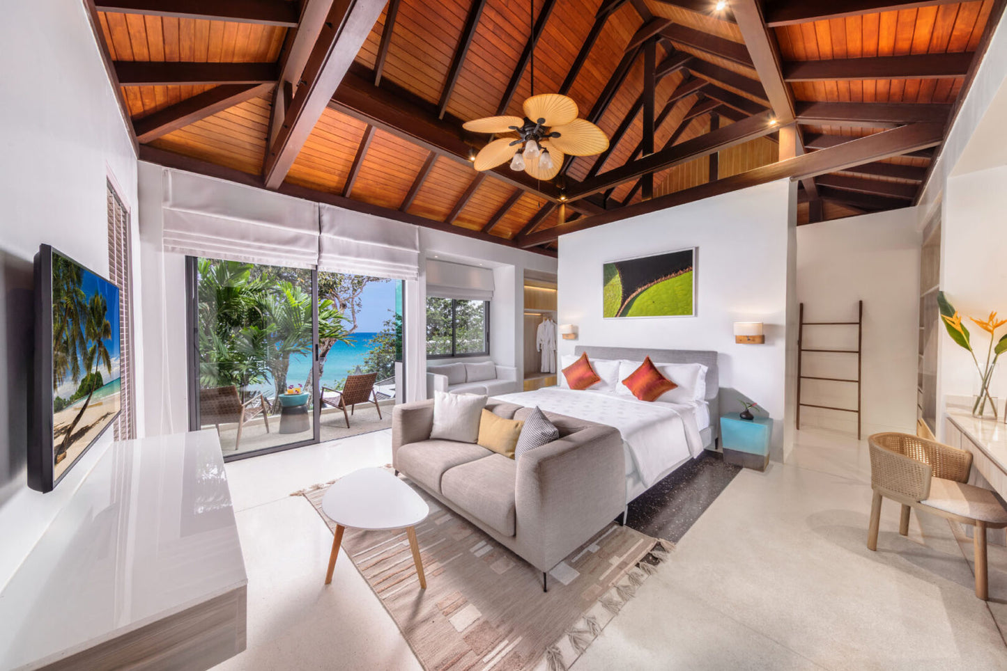 Seaview 7-bedrooms clifftop villa in Millionaire’s Mile Kamala beach (2 infinity pools, cinema, spa, gym, private chef)