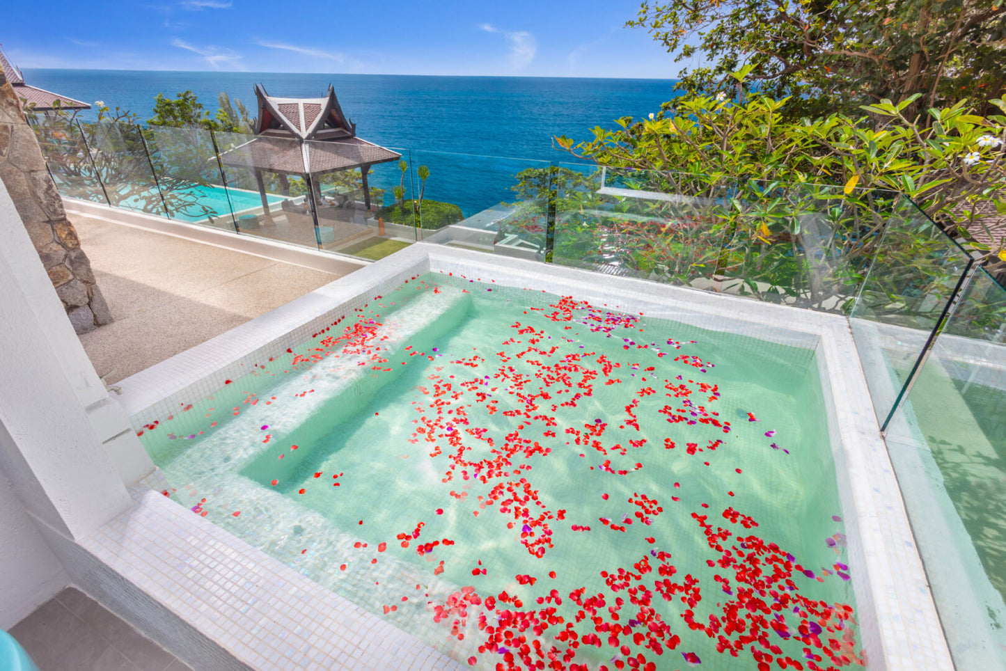 Seaview 7-bedrooms clifftop villa in Millionaire’s Mile Kamala beach (2 infinity pools, cinema, spa, gym, private chef)