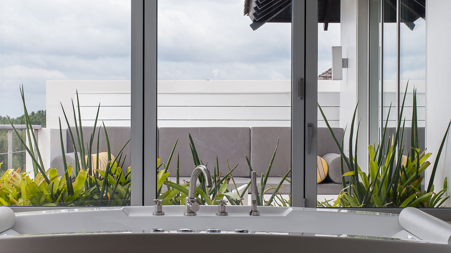 Seaview panoramic hillside 4-bedrooms villa in Surin beach (roof top, jacuzzi, 9-metre infinity pool, shade sala, fully staffed, thai chef)